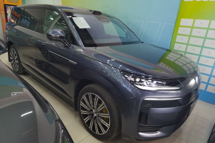 Used Denza N9 2025 Flagship Model
