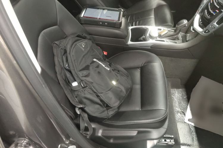 Used Cadillac SRX 2015 3.0L Comfort Version Right Front Seat