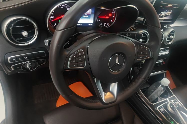 Used Mercedes-Benz GLC 2018 Facelift GLC 260 4MATIC Luxury Edition
