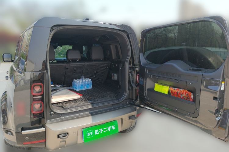 Used Land Rover Defender 2023 Facelift 110 3.0T P400 X-DYNAMIC HSE Trunk