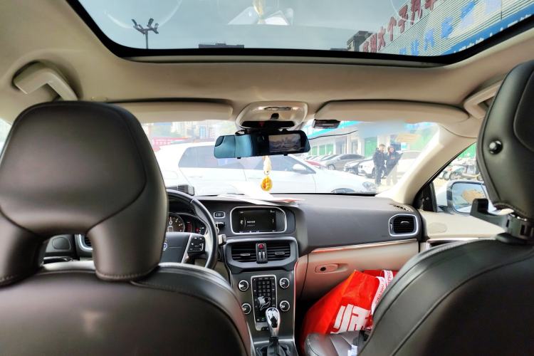 Used Volvo V40 2014 2.0T Zhiya Edition