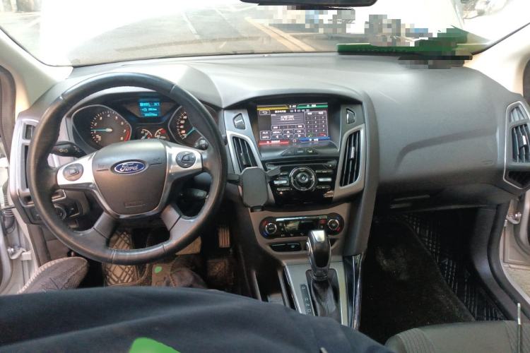 Used Ford Focus 2012 Sedan 1.6L Automatic Fashion Edition
