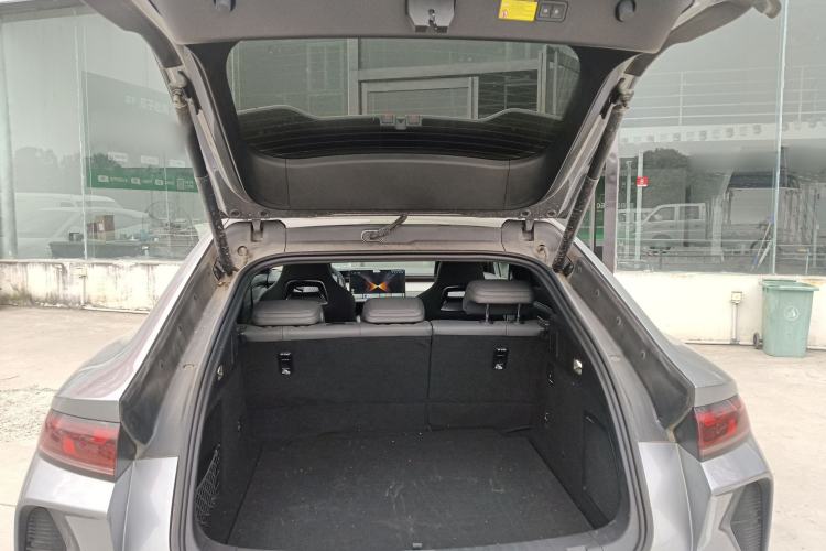 Used BYD Song L EV 2025 Intelligent Driving Version 662 km LiDAR Excellence Edition
