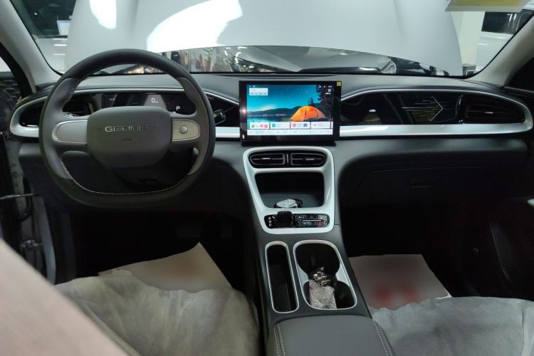 Used Geely Galaxy Geome 2026 Model 310km Youth Edition Center Console
