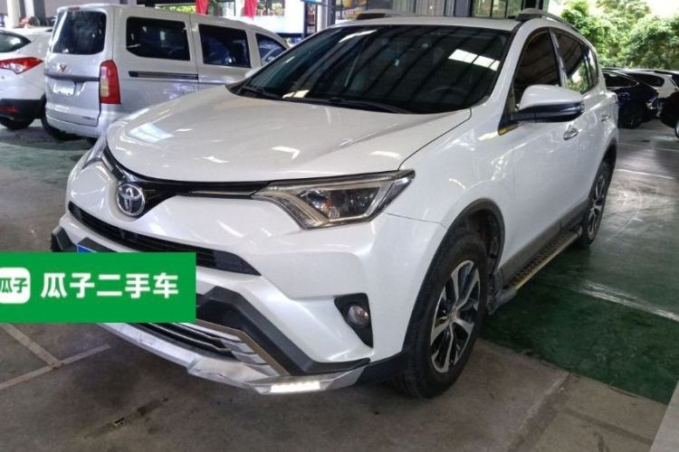Used Toyota RAV4 2016 2.0L CVT Two-Wheel Drive Fashion Edition China V Standard