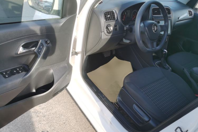 Used Volkswagen Polo 2014 1.4L Automatic Comfort Edition Driver Seat