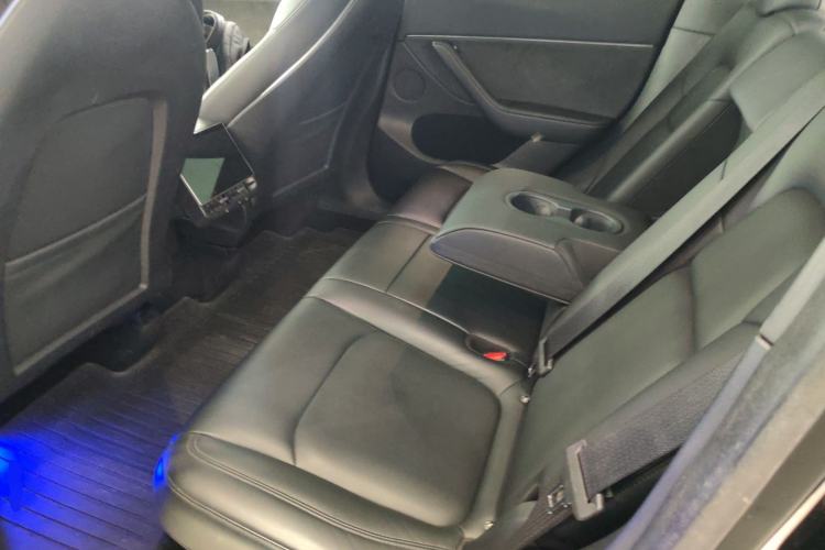 Used Tesla Model Y 2021 Long-Range All-Wheel-Drive Version Left Rear Seat