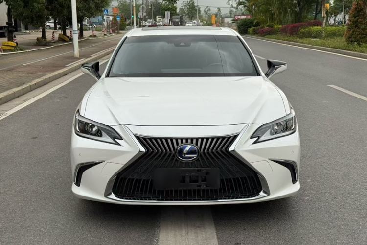 Used Lexus ES 2018 300h Premier Edition China VI Standard
