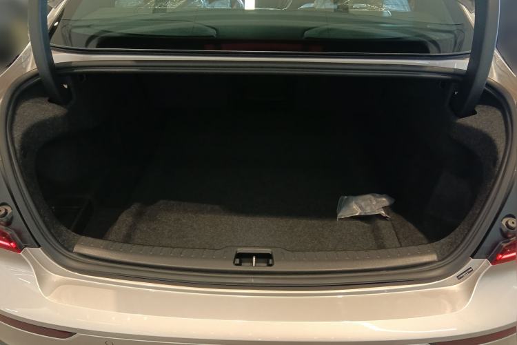 Used Volvo S60 2026 Model B4 Zhiyi Luxury Edition Trunk