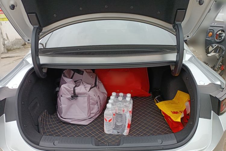 Used CHANGAN NEVO A05 2024 70 Air Trunk