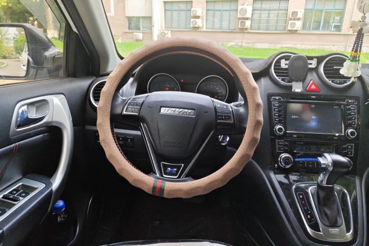 Used Haval H6 2017 Classic Edition 1.5T Automatic Two-Wheel Drive Elite Model Steering Wheel