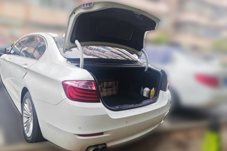 Used BMW 5 Series 2013 525Li Leading Model
