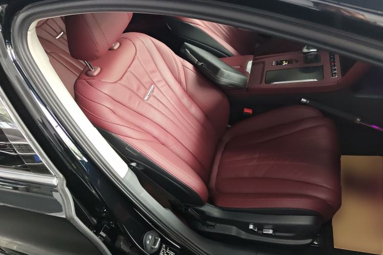 Used Hongqi H5 2024 2.0T Automatic Smart Connect Flagship Edition Right Front Seat