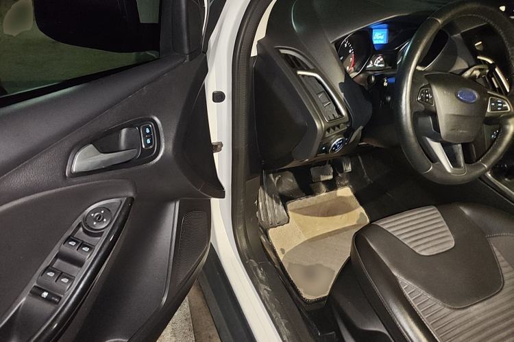 Used Ford Focus 2018 Sedan Classic 1.6L Automatic Trendy SmartDrive Edition