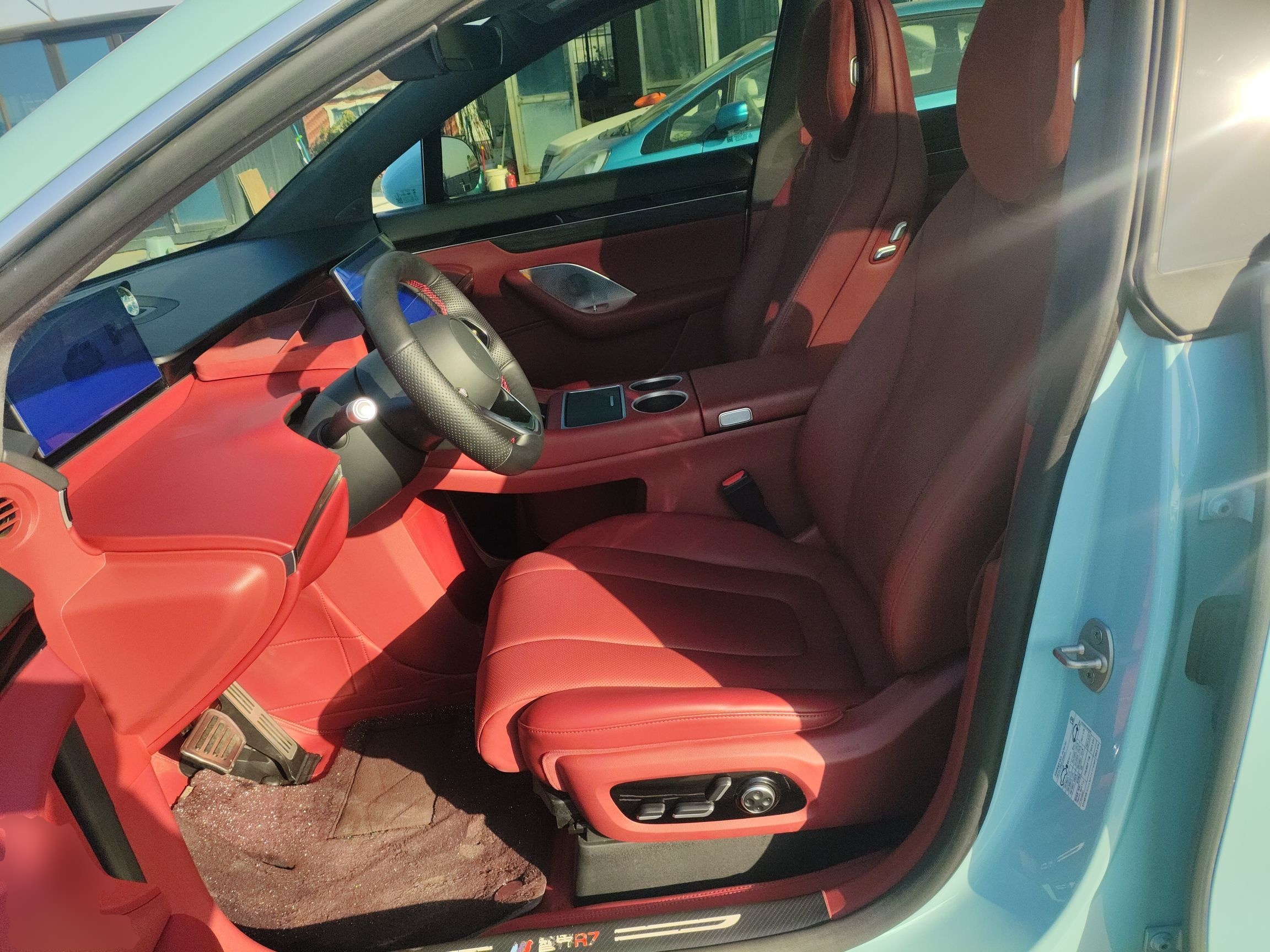 Переднее сиденье в автомобиле