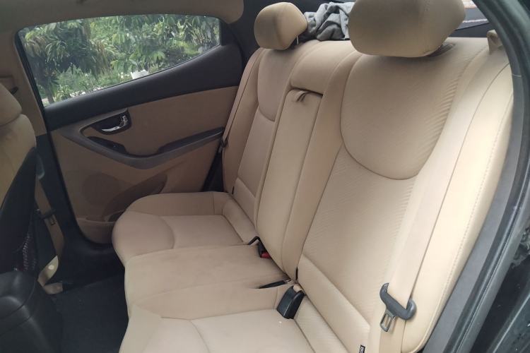 Used Hyundai Elantra (5th Generation / Langdong) 2012 1.6L Manual Leading Model