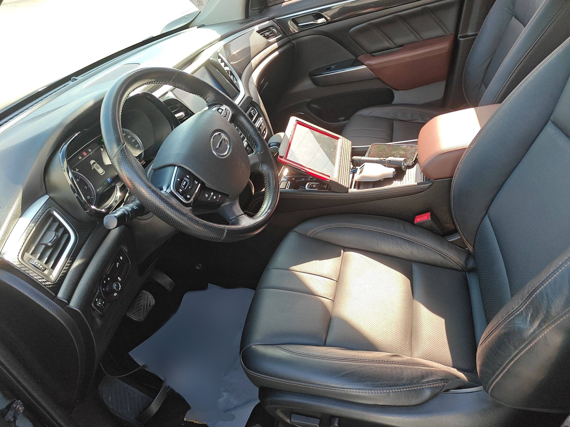 Переднее сиденье в автомобиле