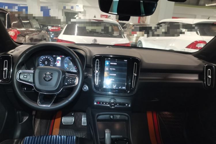 Used Volvo XC40 2022 T4 Four-Wheel Drive Smart & Dynamic Sport Edition Center Console