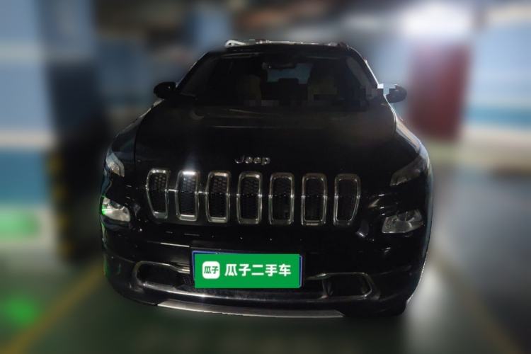Used Jeep Cherokee 2017 2.4L Leading Edition
