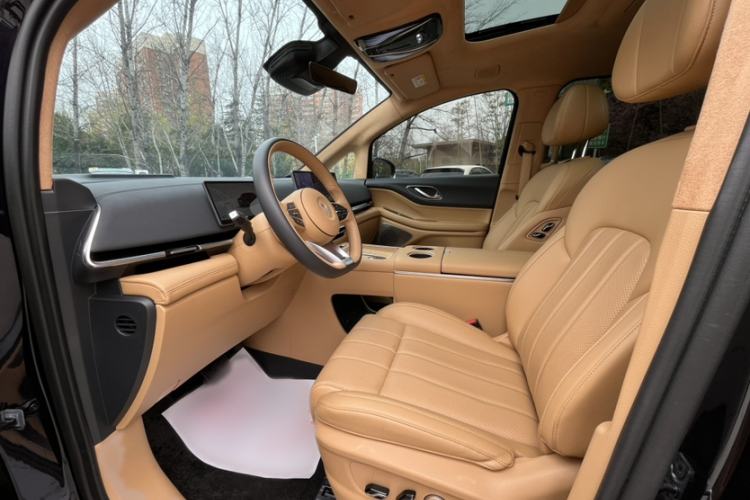 Used VOYAH Dream 2025 PHEV Four-Wheel Drive Prestige Qiankun Edition