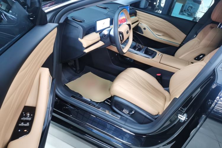 Used Geely Galaxy Galaxy 8 2025 130km EM-i Deluxe Edition
