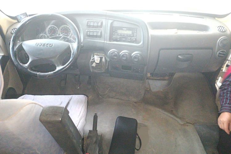 Used Iveco Power Daily 2013 2.5T-A37 Dual-Purpose Low-Roof Van
