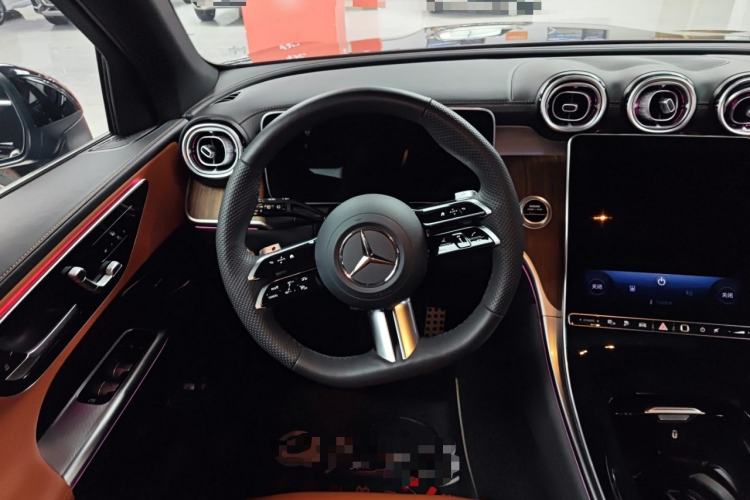 Used Mercedes-Benz GLC New Energy 2025 350 e L 4MATIC Collector's Edition
