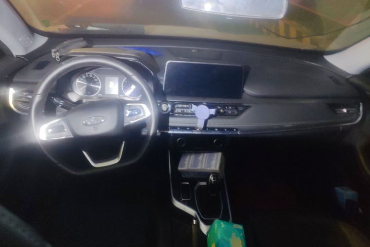 Used Chery Tiggo 5x 2020 1.5L Manual Fashion Edition Center Console