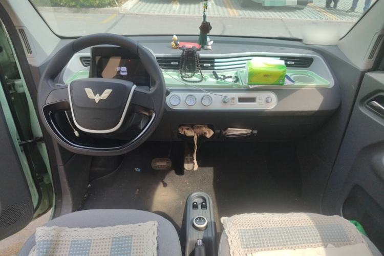 Used Wuling Hongguang MINIEV 2021 Macaron Premium Model – Lithium-NMC Center Console