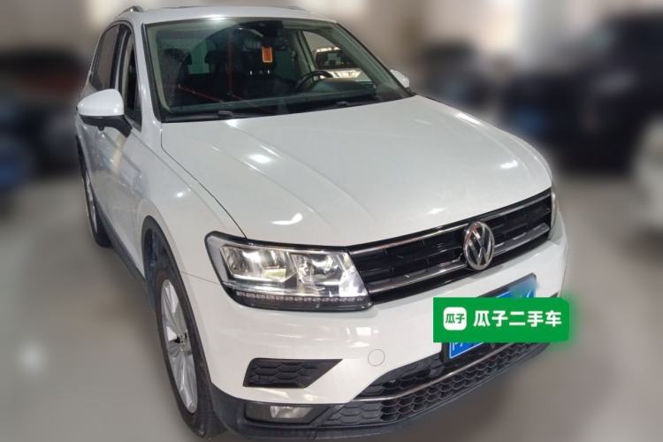 Used Volkswagen Tiguan 2018 330TSI All-Wheel-Drive Innovation Model Front Right 45 Deg