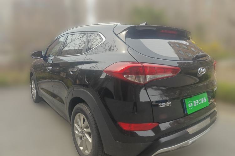 Used Hyundai Tucson 2015 2.0L Automatic Two-Wheel Drive Smart Version Rear Left 45 Deg