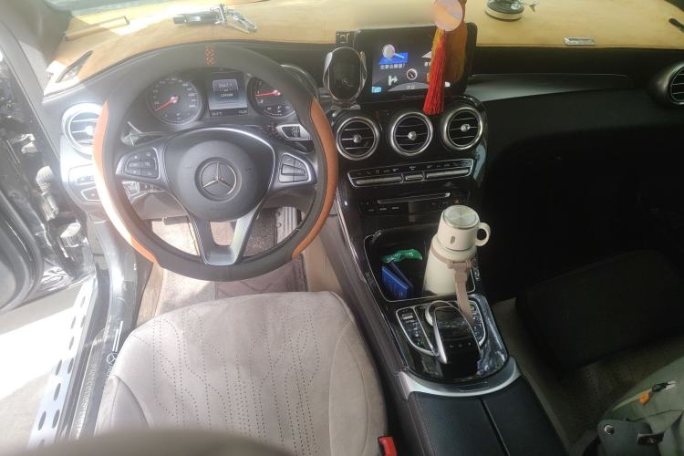 Used Mercedes-Benz GLC 2017 GLC 300 4MATIC Sport Edition Center Console