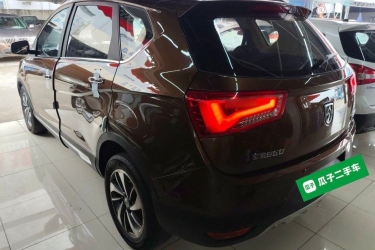 Used Baojun 560 2015 1.8L manual luxury version Exterior 2