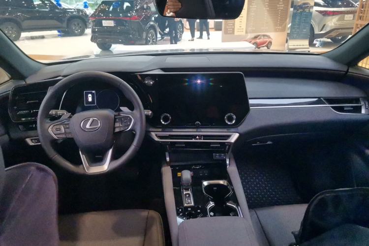 Used Lexus RX 2023 350h Four-Wheel Drive Enjoyment Version Center Console