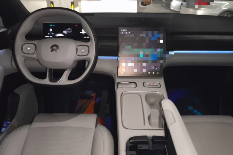 Used Nio ES6 2023 75 kWh Center Console