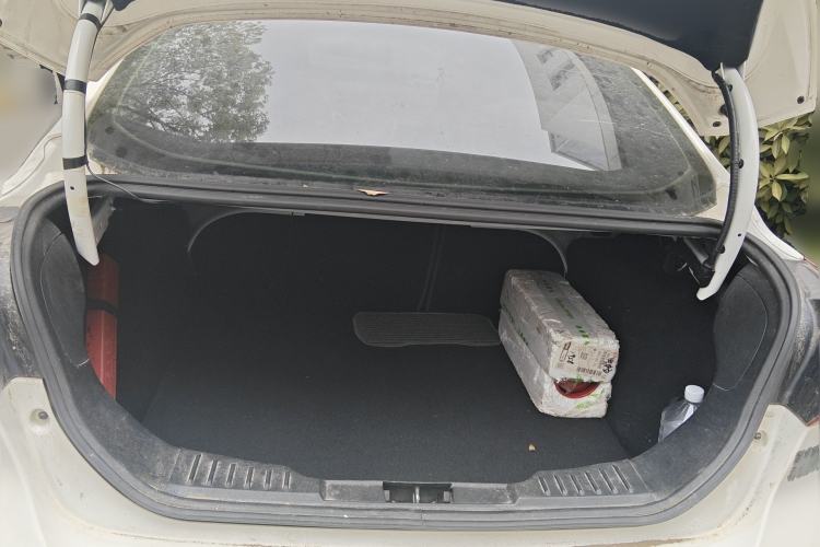 Used Ford Focus 2012 Sedan 1.6L Manual Comfort Model Trunk