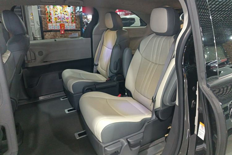 Used Toyota Sienna 2021 2.5L Hybrid Comfort Edition