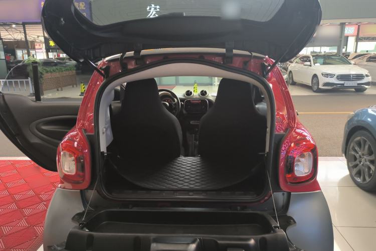 Used smart fortwo 2015 1.0L 52 kW hardtop Dynamic version
