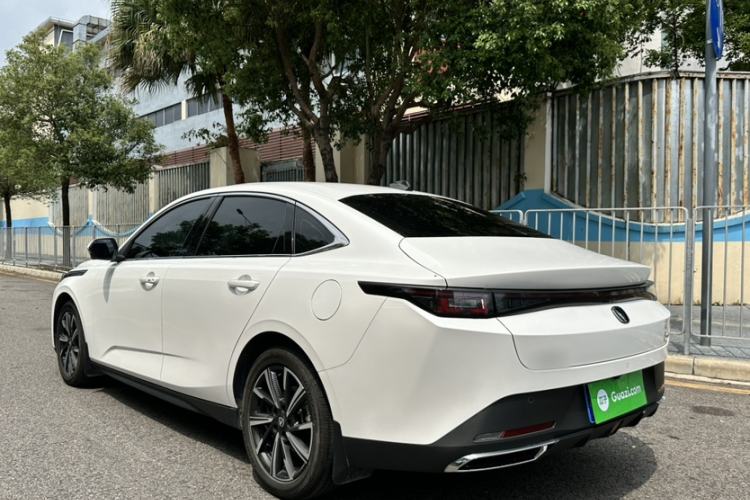 Used CHANGAN Eado 2025 Blue Whale 1.5T 500Bar Prestige Model Exterior 8