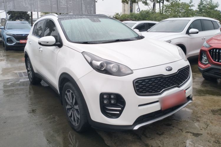 Used Kia KX5 2016 1.6T Automatic Two-Wheel Drive DLX Front Right 45 Deg