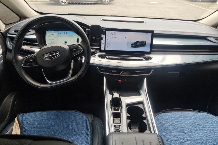 Used Geely Auto Jiajie 2023 Geely Jiaji L 1.5TD DCT Luxury Model Center Console