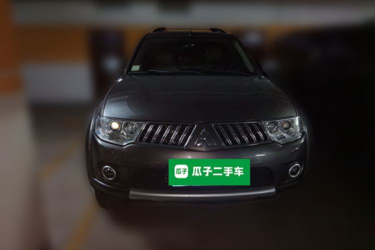 Used Mitsubishi Pajero Sport 2011 3.0L Luxury Navigation Edition