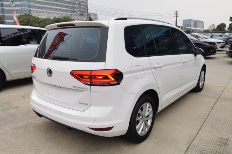 Used Volkswagen Touran 2018 Volkswagen Touran L 280TSI DSG Comfort Edition 7 Seats China VI Standard
