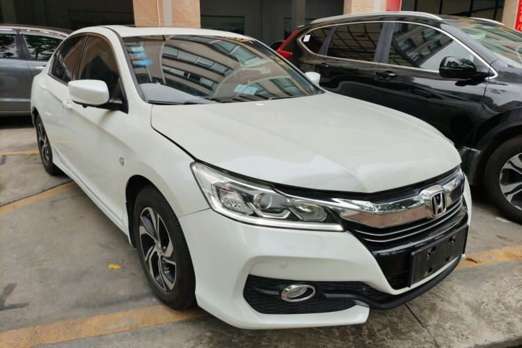 Used Honda Accord 2016 2.0L Elite Edition Front Right 45 Deg