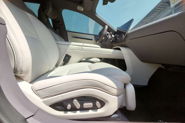 Used Avatr 06 2025 Pro Range-Extended Edition Interior 6