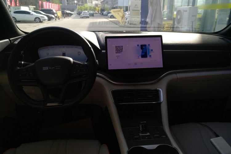 Used BYD Song PLUS New Energy 2023 Champion Edition DM-i 110KM Flagship Model Center Console