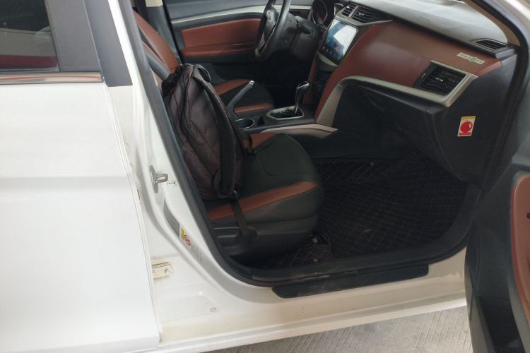 Used BYD G5 2014 1.5TID Automatic Prestige Model
