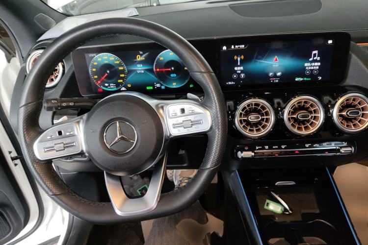 Used Mercedes-Benz EQA 2022 EQA 300 4MATIC Launch Edition