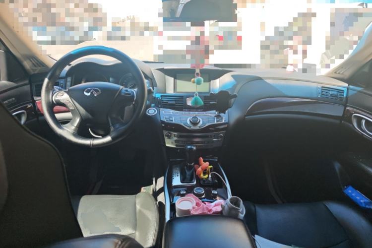 Used Infiniti Q70 2013 Q70L 2.5L Comfort Edition Center Console