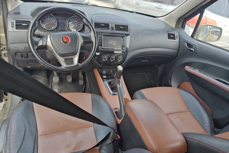 Used FORTHING Joyear X5 2015 1.6L Manual Luxury Model Center Console